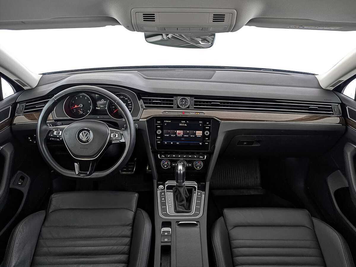 Volkswagen Passat б/у, 2019, Роботизированная. Фото: #13