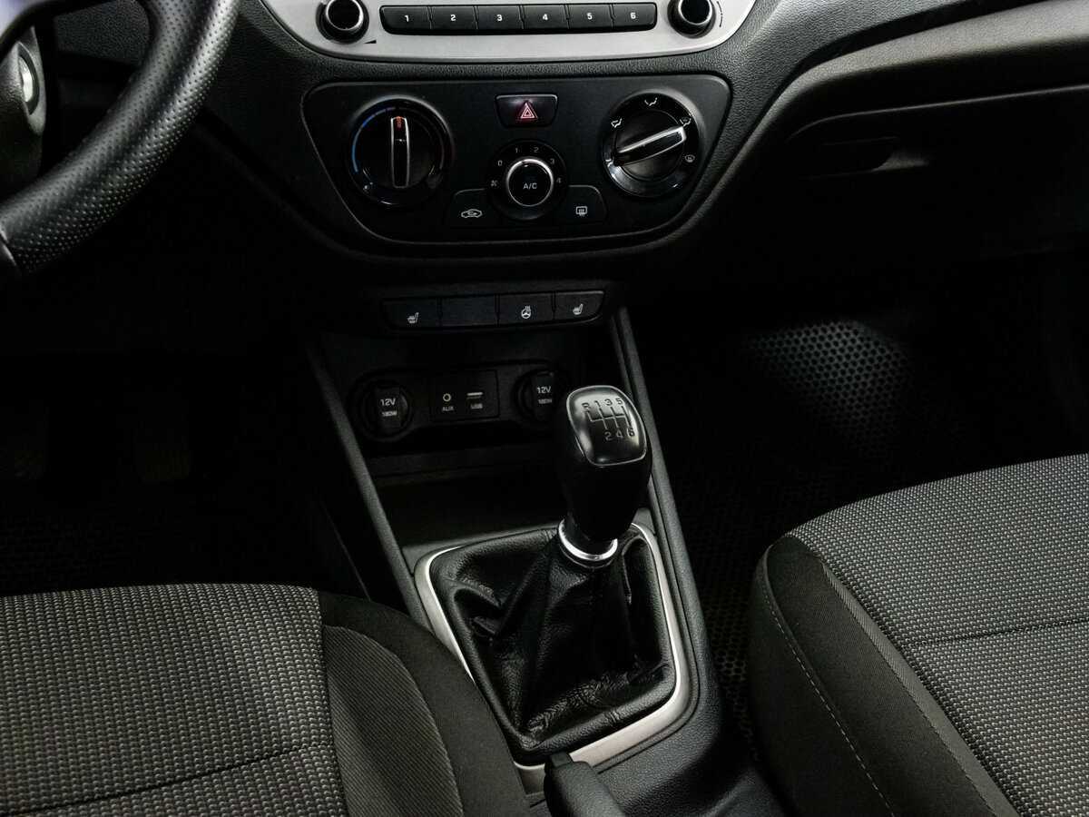 Hyundai Solaris б/у, 2018, Механическая. Фото: #11