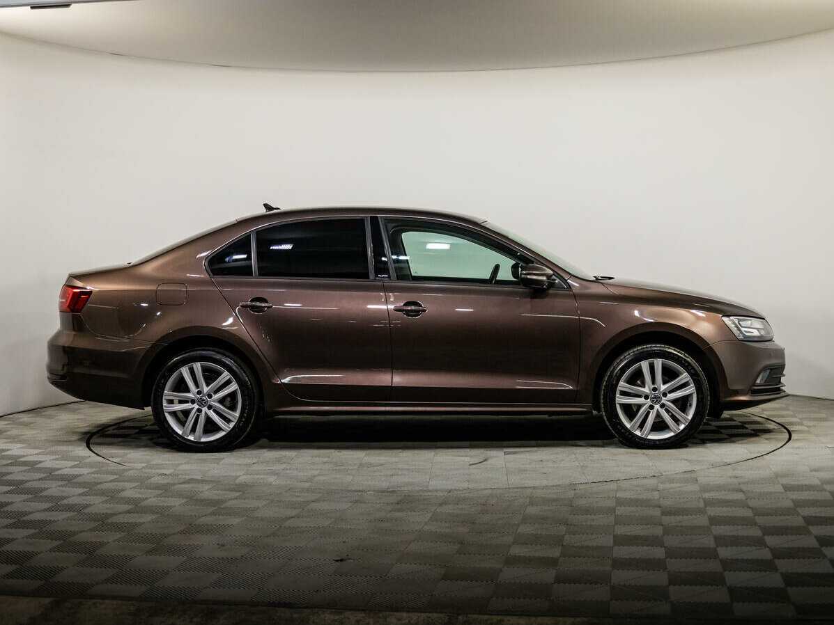 Volkswagen Jetta б/у, 2016, Автоматическая. Фото: #2