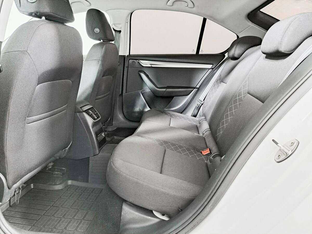 Skoda Octavia б/у, 2019, Механическая. Фото: #8