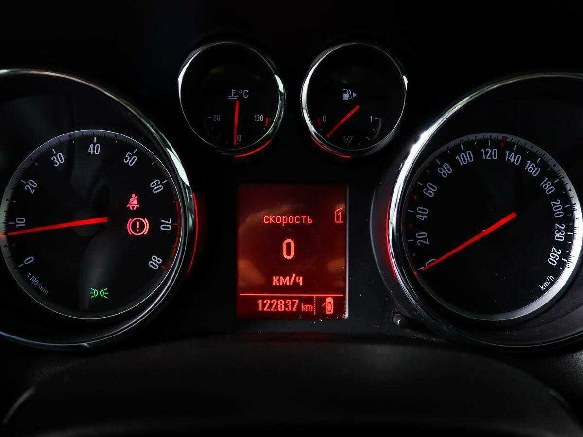 Opel Astra б/у, 2013, Механическая. Фото: #10