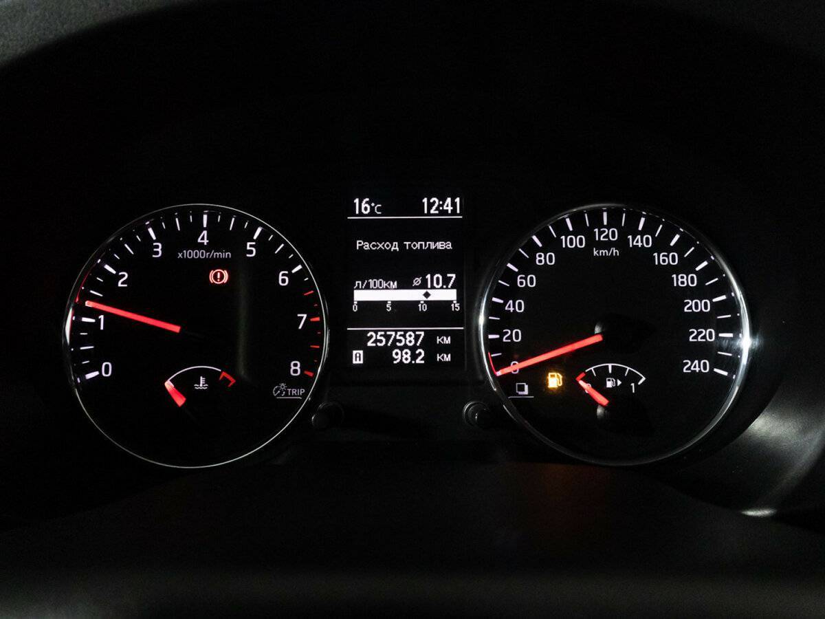 Nissan X-Trail б/у, 2014, Механическая. Фото: #11