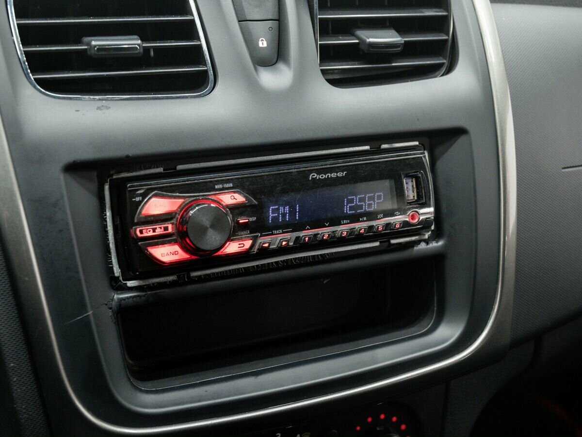 Renault Sandero б/у, 2017, Механическая. Фото: #17