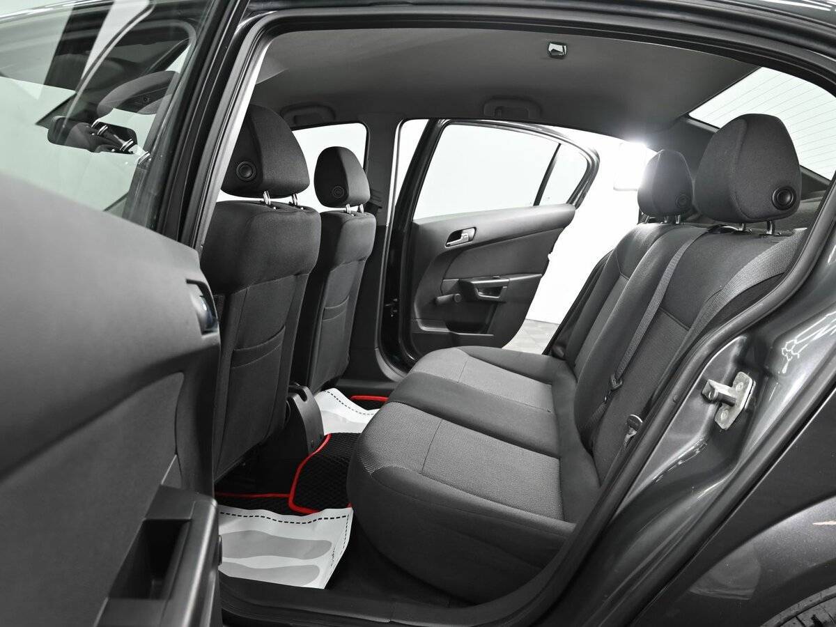 Opel Astra б/у, 2012, Роботизированная. Фото: #12