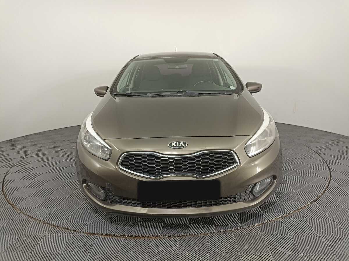 Kia Ceed б/у, 2012, Механическая. Фото: #1