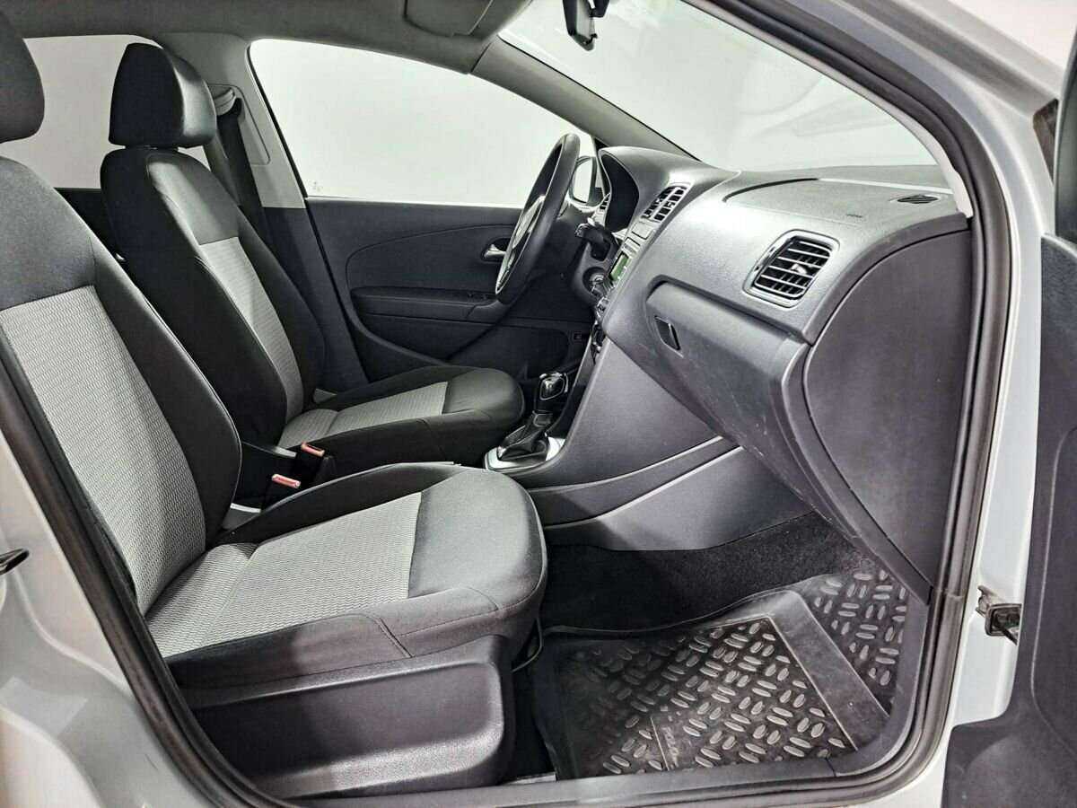 Volkswagen Polo б/у, 2012, Механическая. Фото: #8