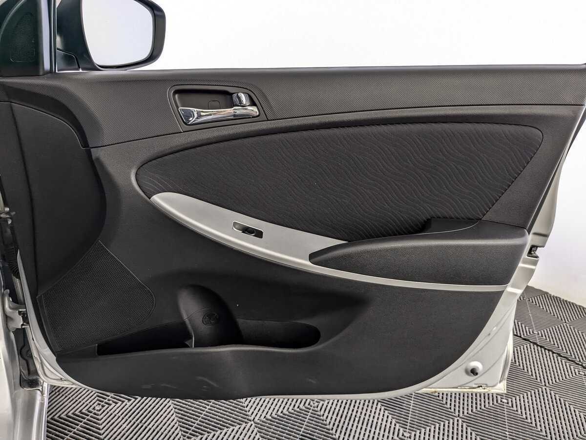 Hyundai Solaris б/у, 2012, Автоматическая. Фото: #20