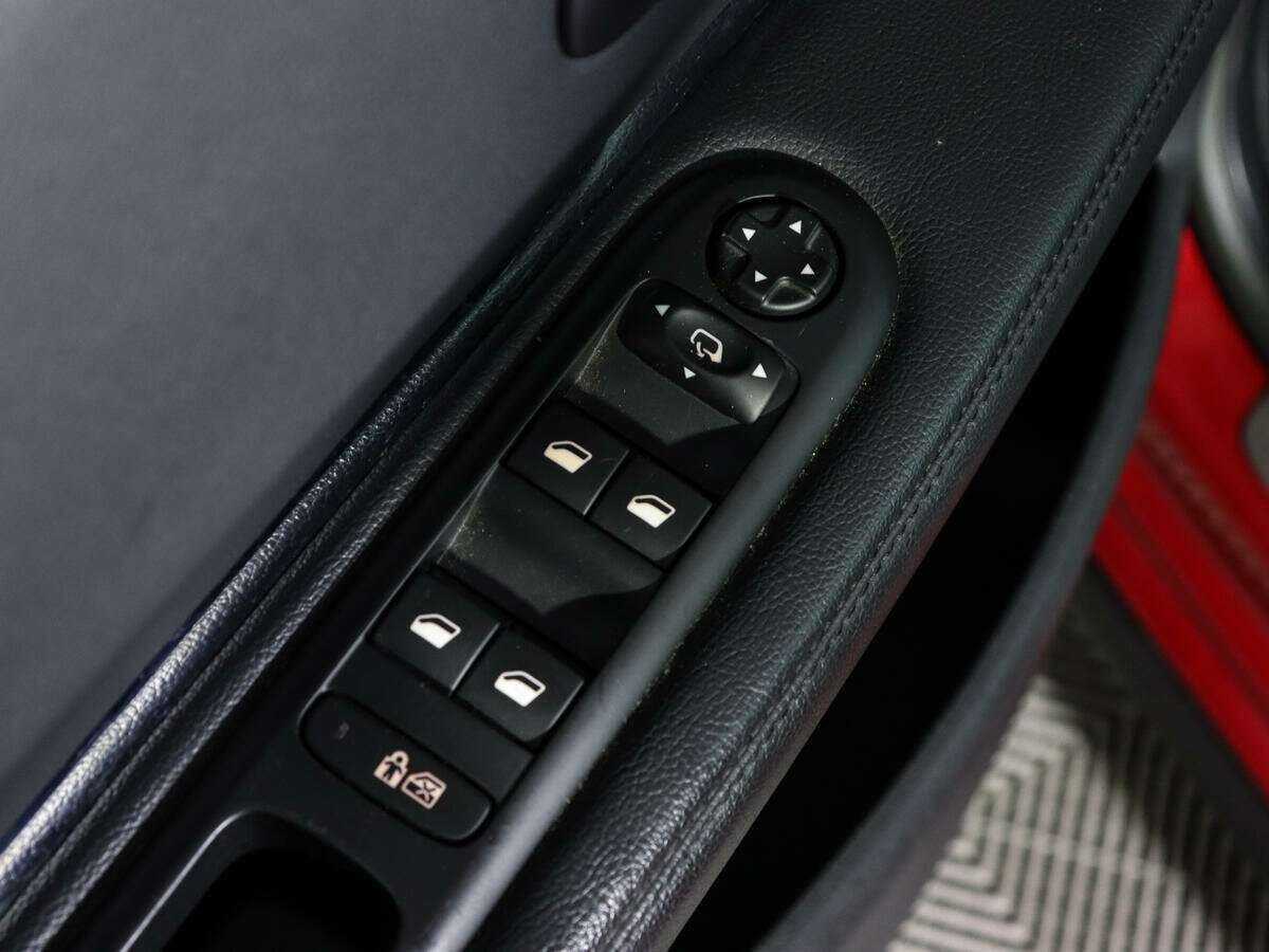 Peugeot 3008 б/у, 2012, Автоматическая. Фото: #15