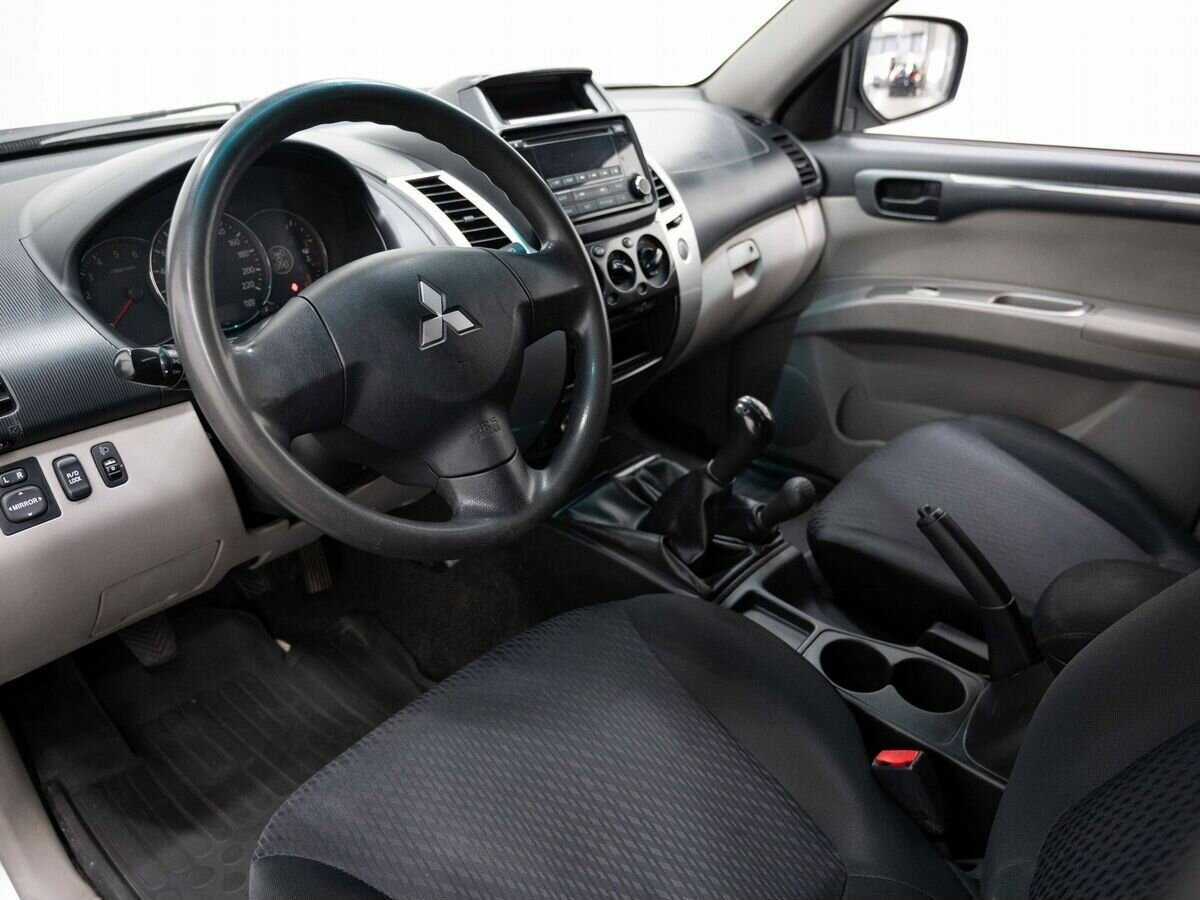 Mitsubishi Pajero Sport б/у, 2014, Механическая. Фото: #6