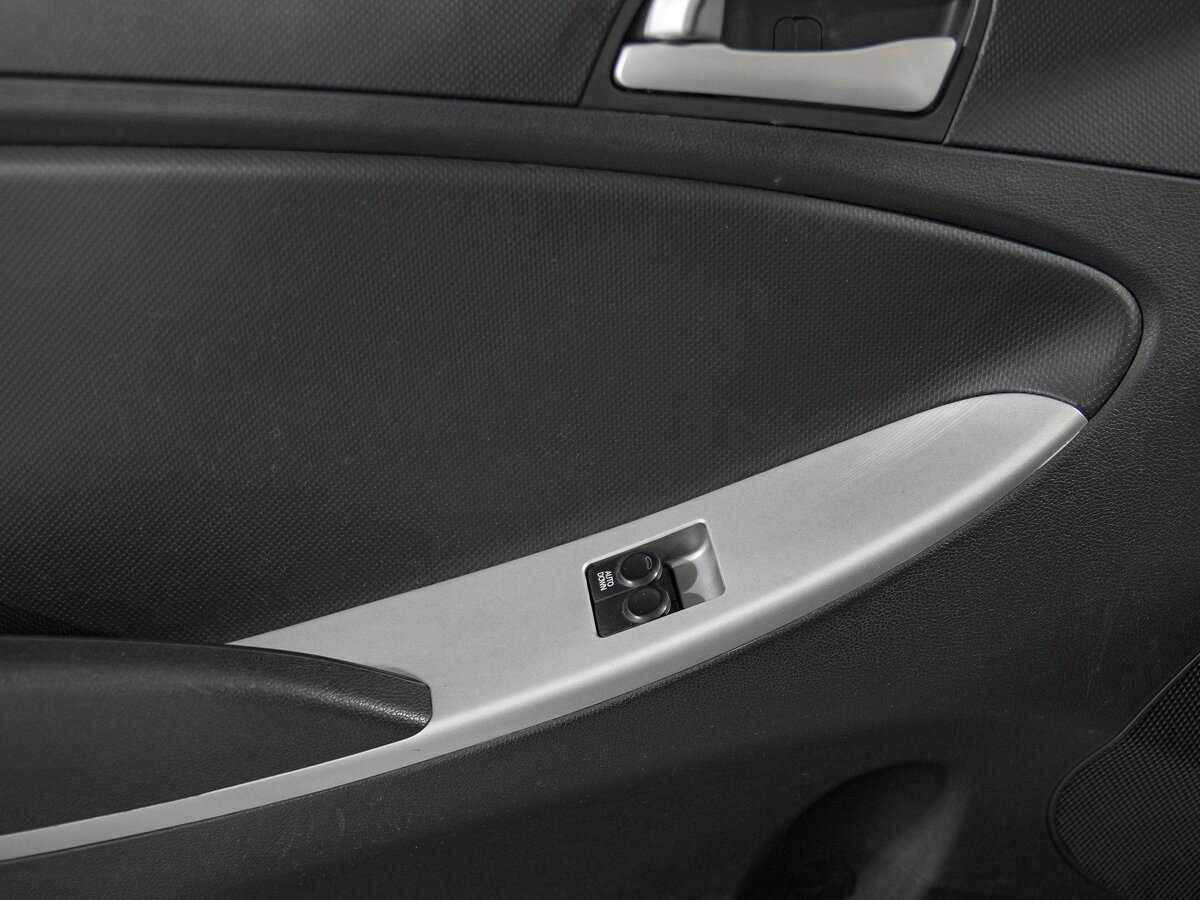 Hyundai Solaris б/у, 2013, Автоматическая. Фото: #11