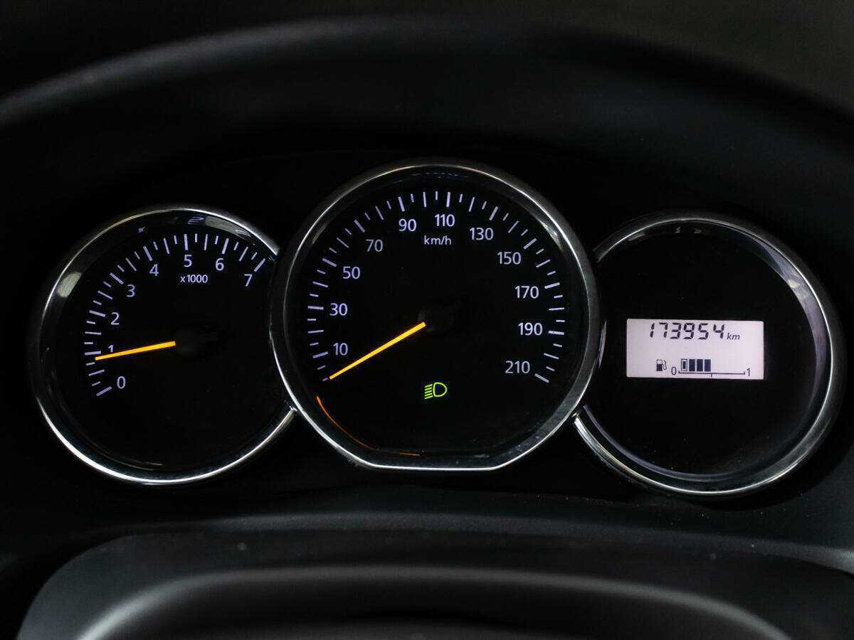 Renault Sandero б/у, 2015, Механическая. Фото: #11