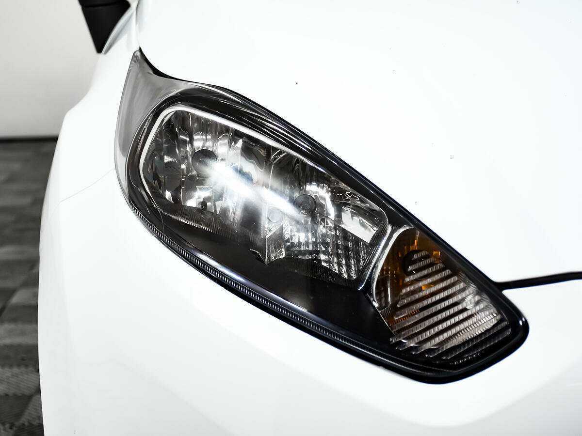 Ford Fiesta б/у, 2016, Роботизированная. Фото: #13