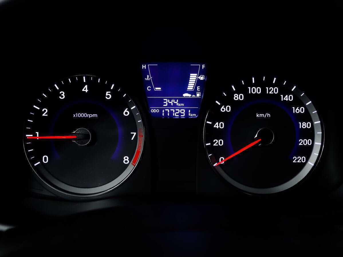 Hyundai Solaris б/у, 2012, Механическая. Фото: #9