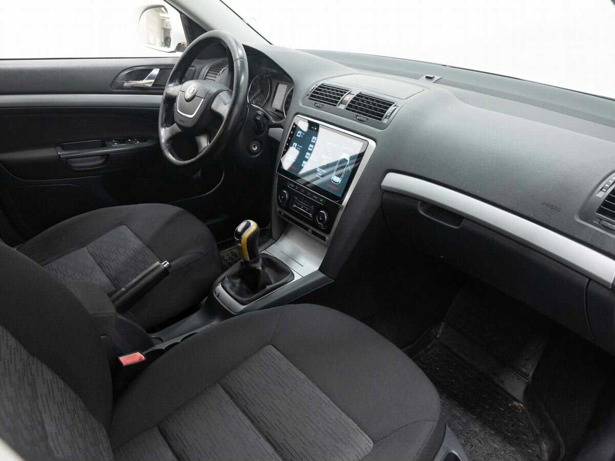 Skoda Octavia б/у, 2012, Механическая. Фото: #10