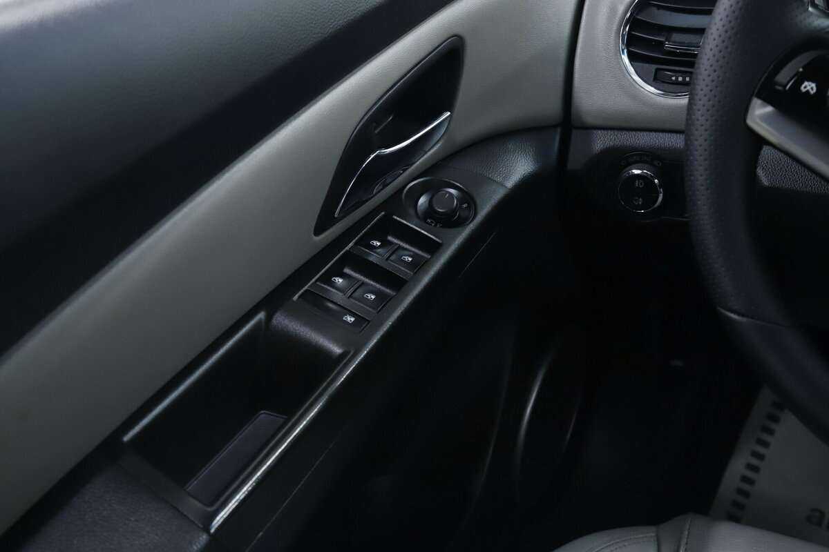 Chevrolet Cruze б/у, 2015, Автоматическая. Фото: #9
