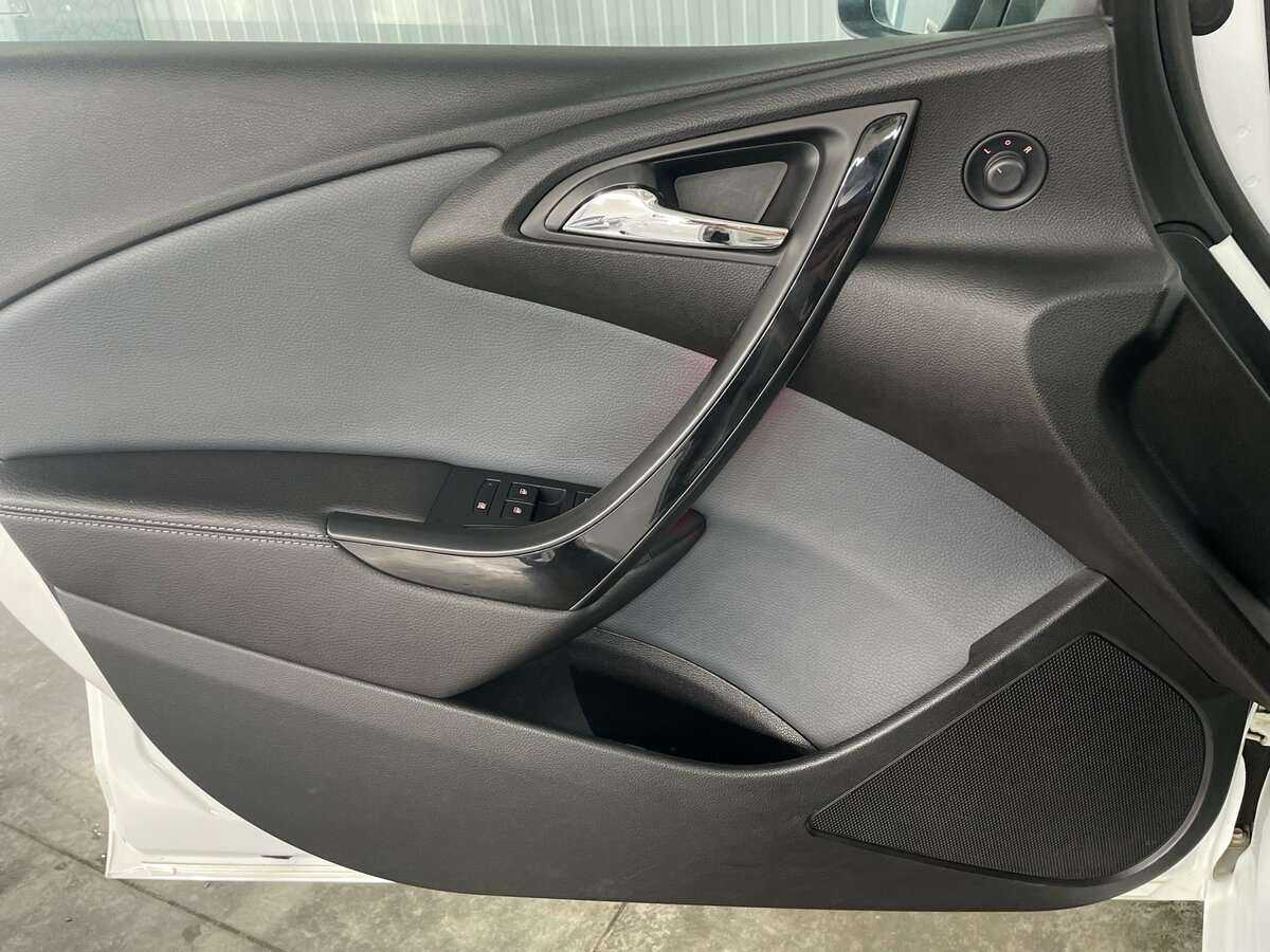 Opel Astra б/у, 2014, Автоматическая. Фото: #16