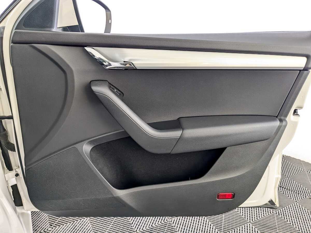 Skoda Octavia б/у, 2017, Механическая. Фото: #19