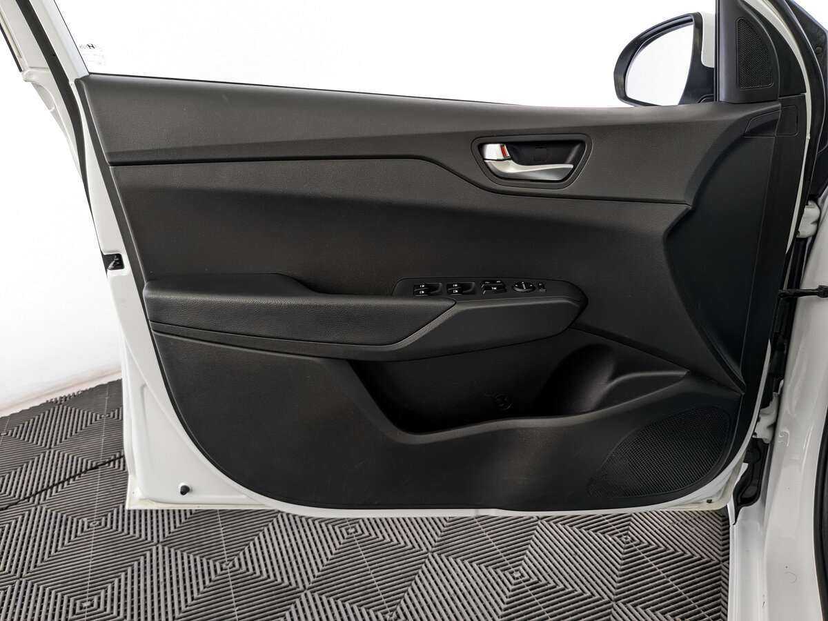 Hyundai Solaris б/у, 2020, Автоматическая. Фото: #18