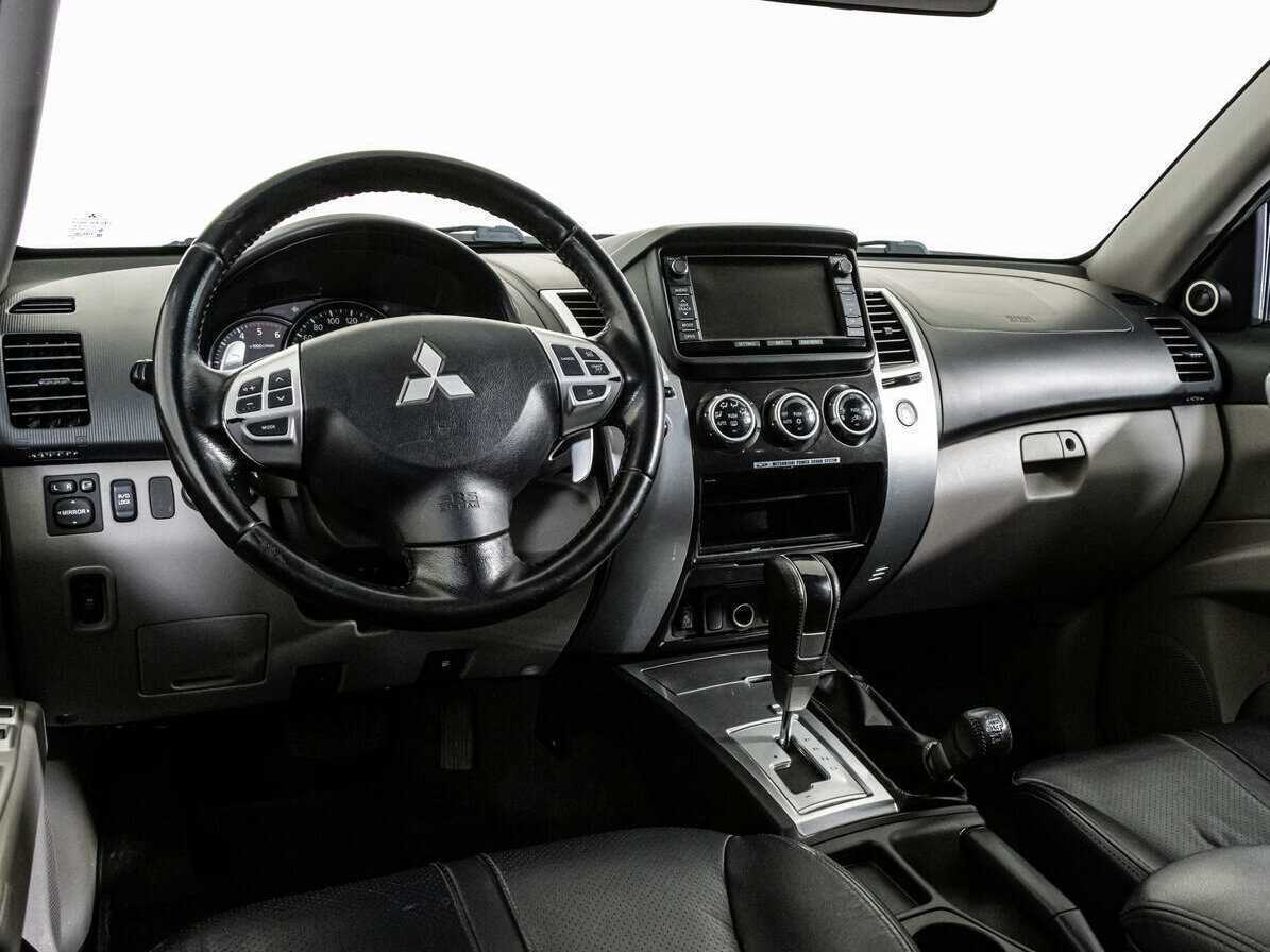 Mitsubishi Pajero Sport б/у, 2013, Автоматическая. Фото: #10