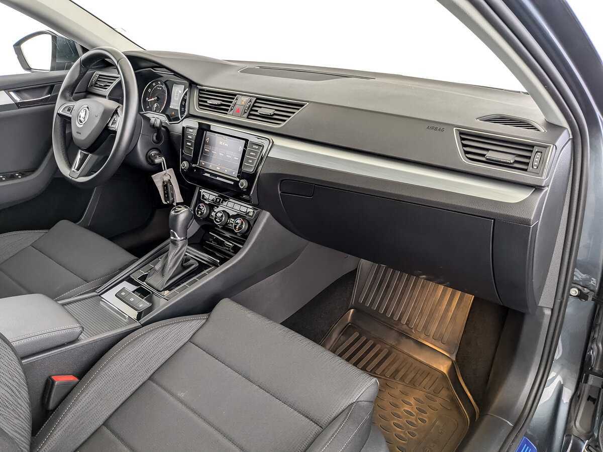 Skoda Superb б/у, 2019, Роботизированная. Фото: #8