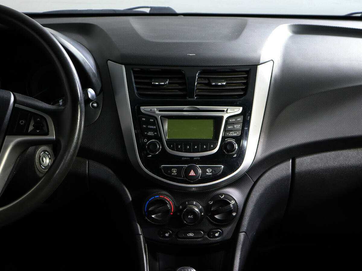 Hyundai Solaris б/у, 2014, Механическая. Фото: #10