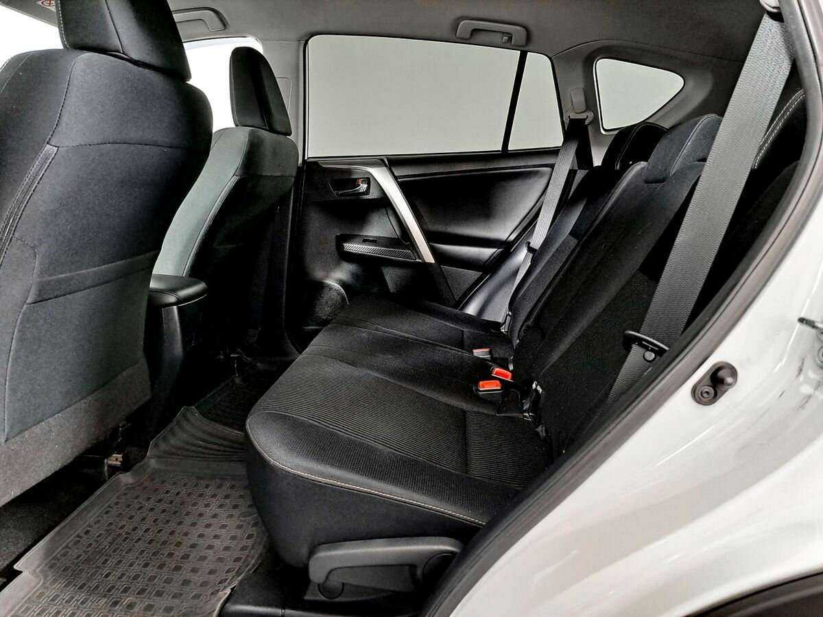 Toyota RAV4 б/у, 2015, Автоматическая. Фото: #7