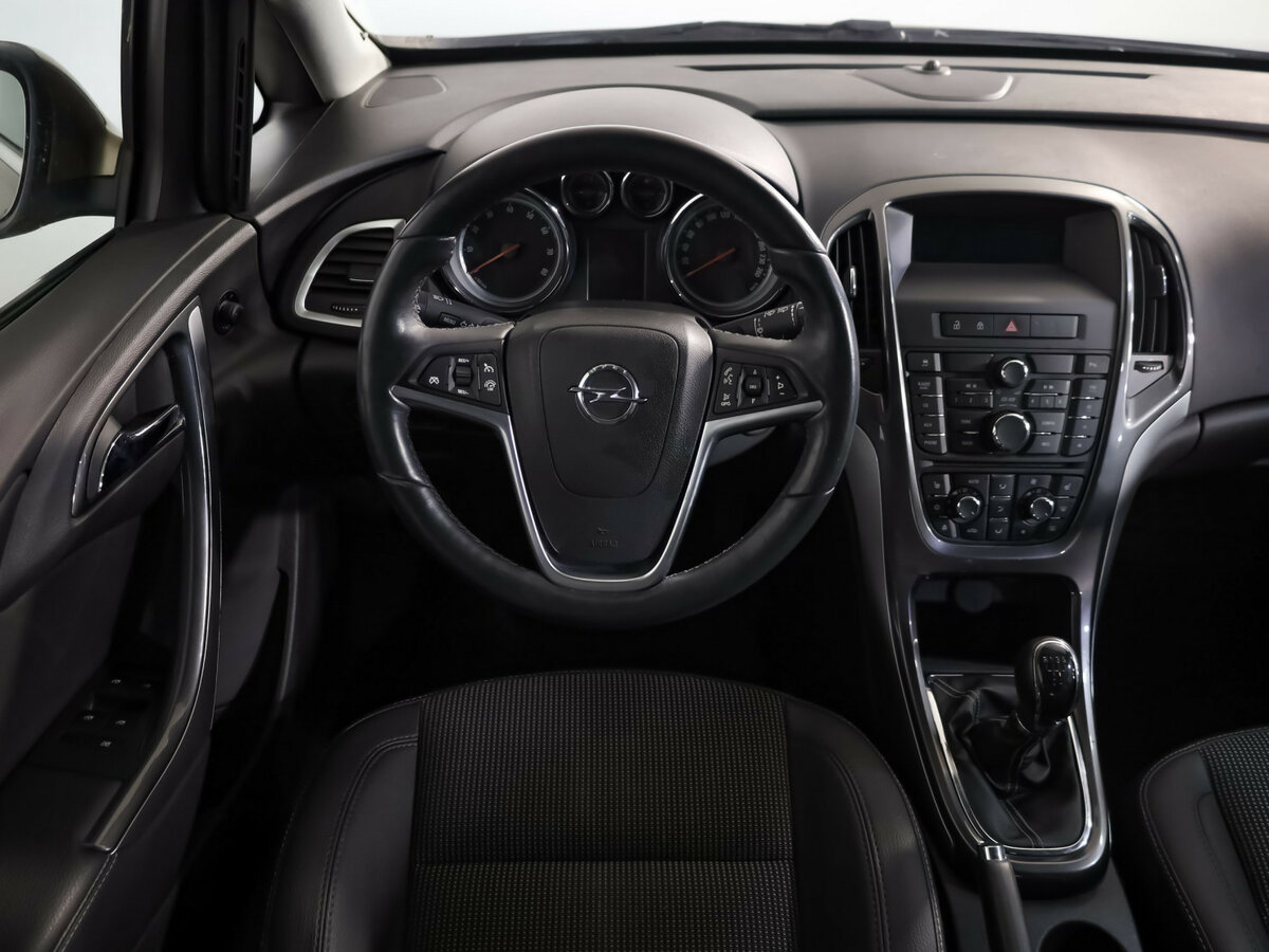 Opel Astra б/у, 2012, Механическая. Фото: #8