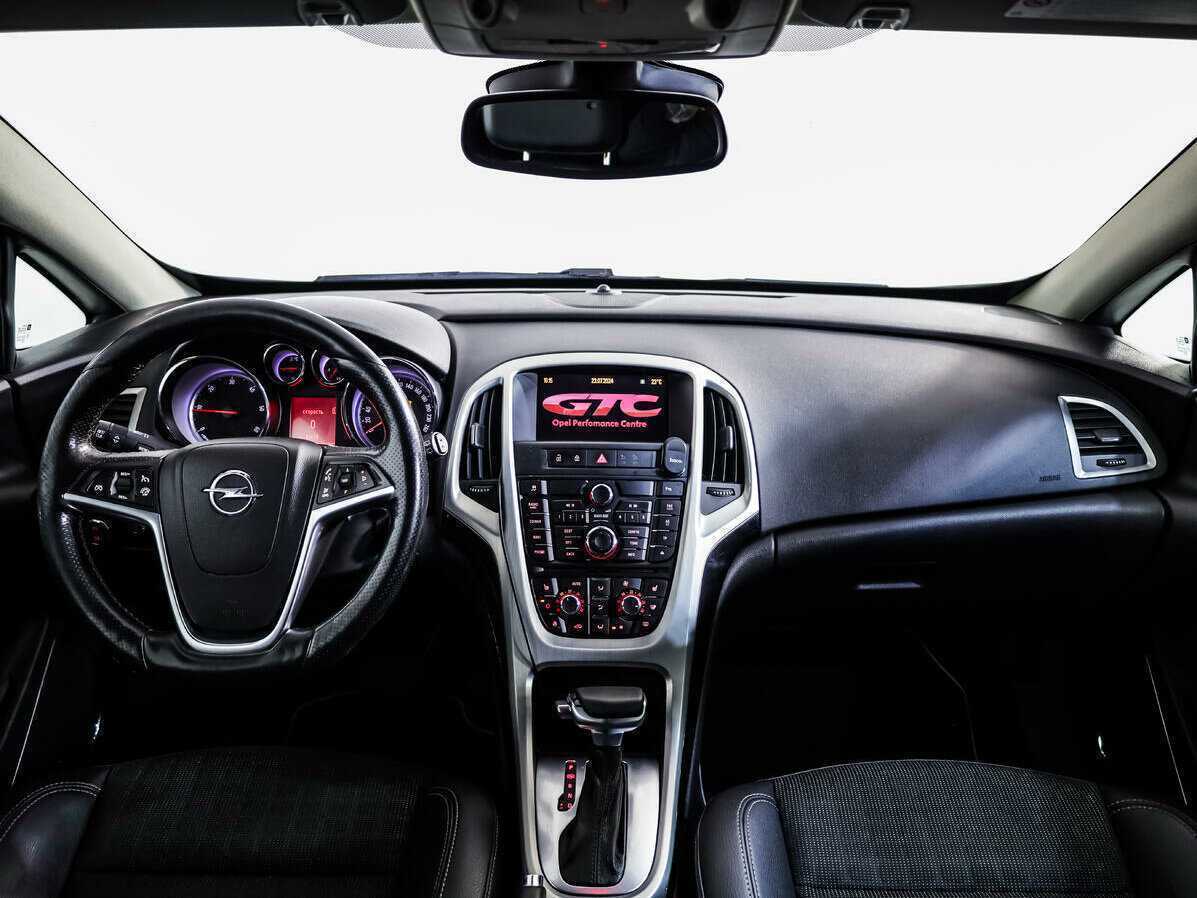 Opel Astra б/у, 2012, Автоматическая. Фото: #8