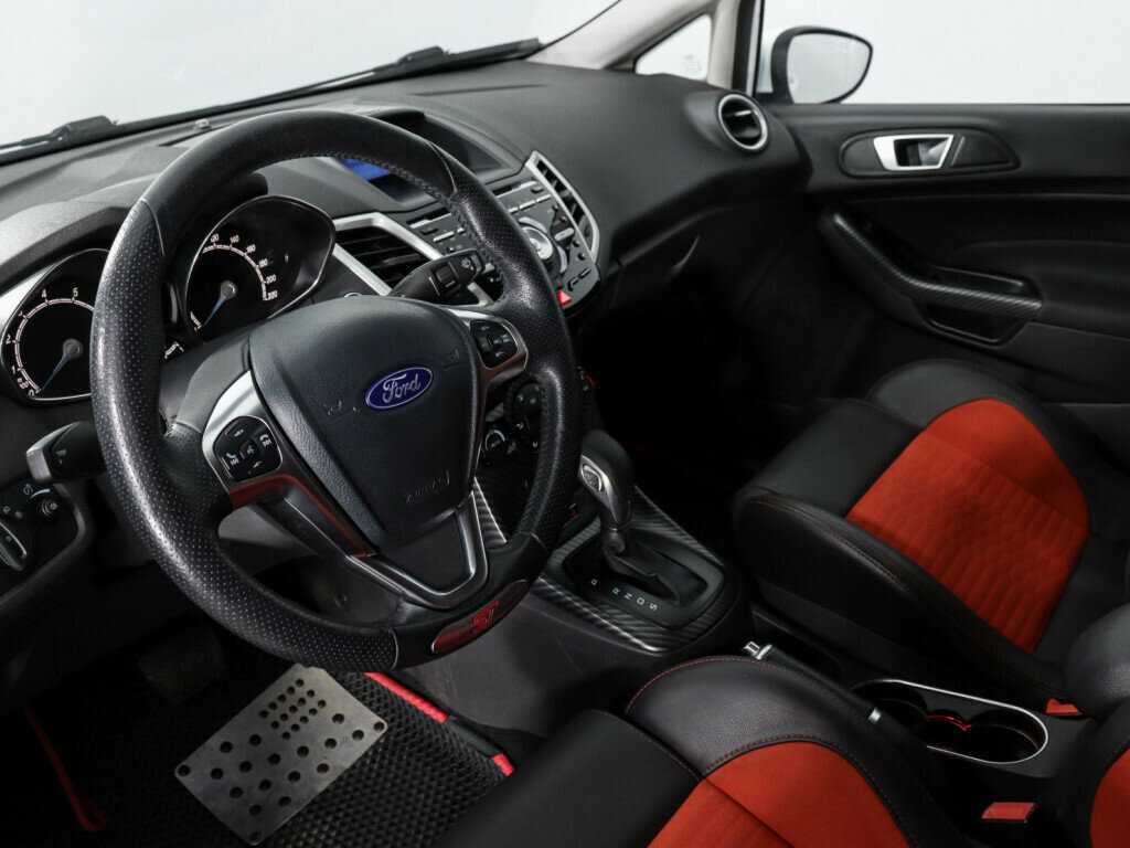 Ford Fiesta б/у, 2016, Роботизированная. Фото: #8