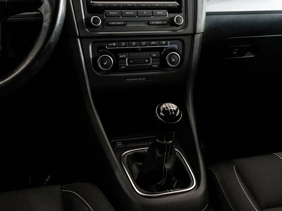 Volkswagen Golf б/у, 2012, Механическая. Фото: #11