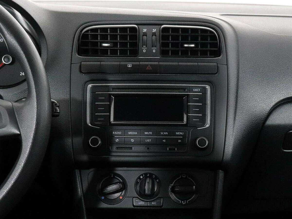 Volkswagen Polo б/у, 2015, Механическая. Фото: #9