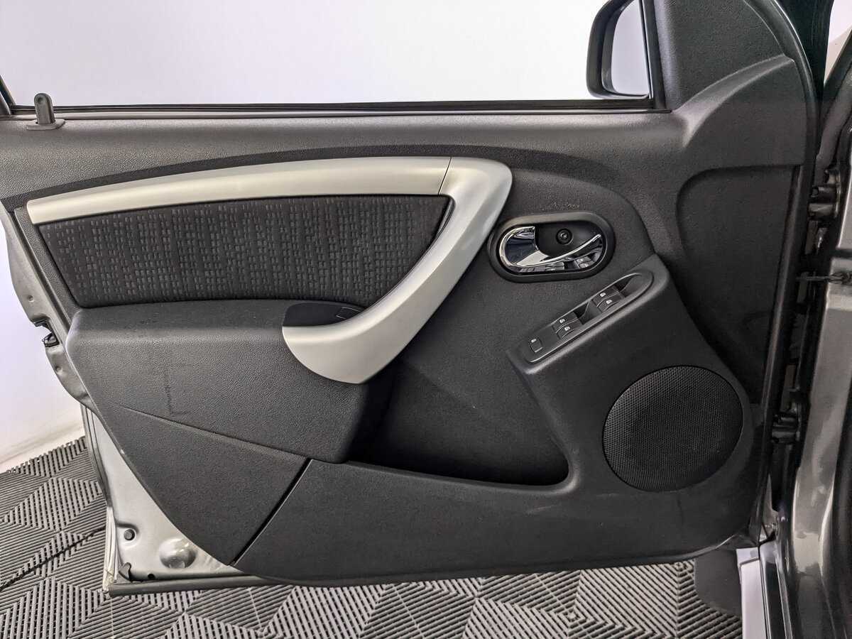 Nissan Terrano б/у, 2015, Автоматическая. Фото: #14