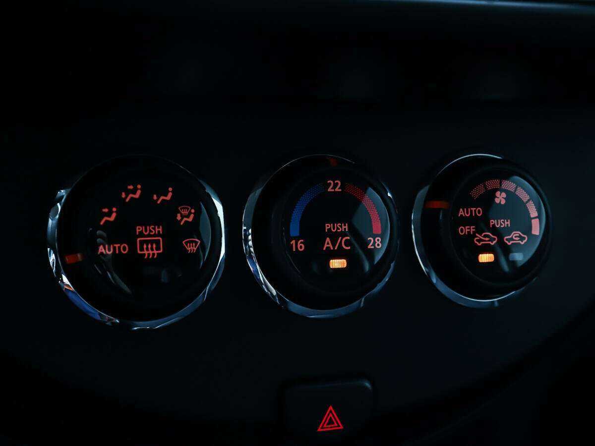 Nissan Note б/у, 2012, Автоматическая. Фото: #15