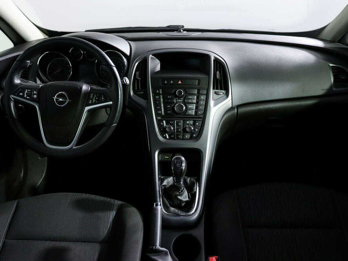Opel Astra б/у, 2014, Механическая. Фото: #11