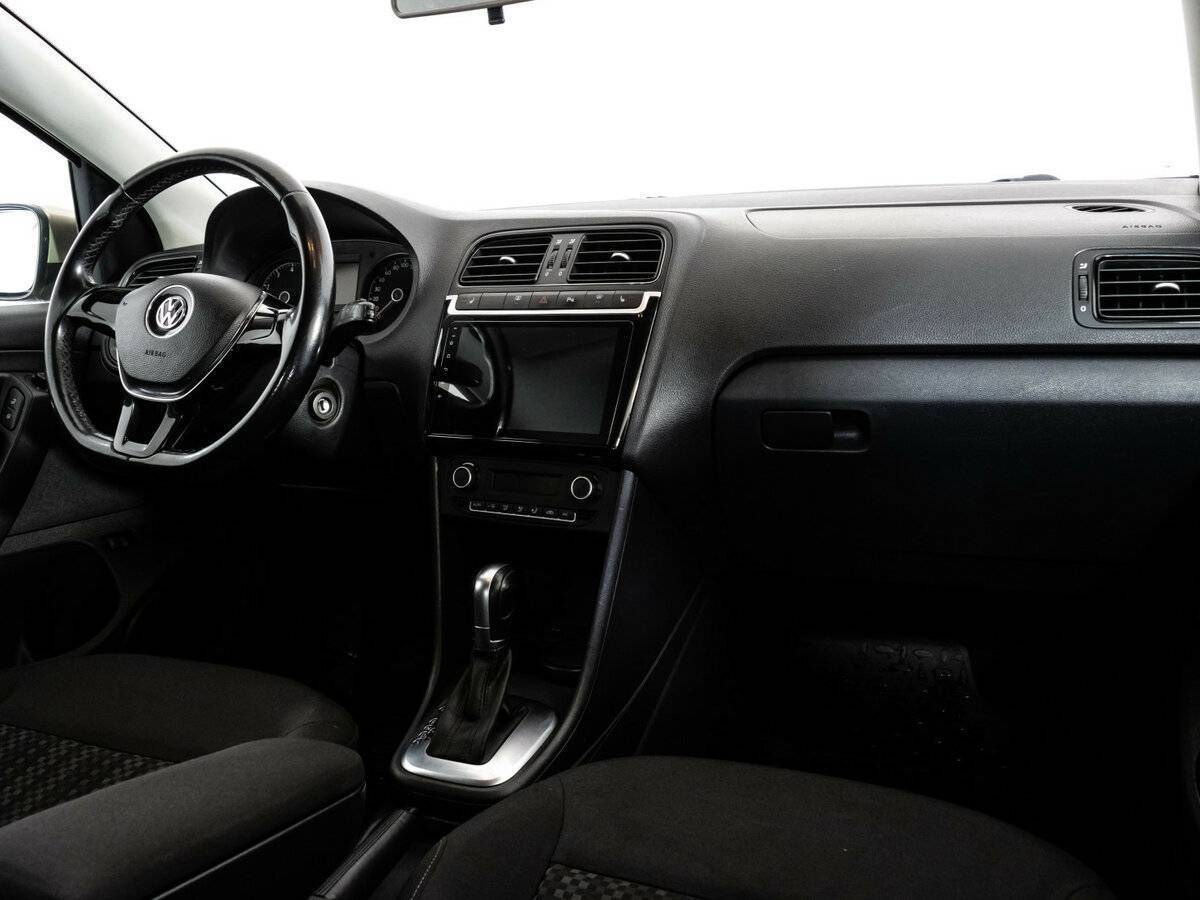 Volkswagen Polo б/у, 2017, Автоматическая. Фото: #6
