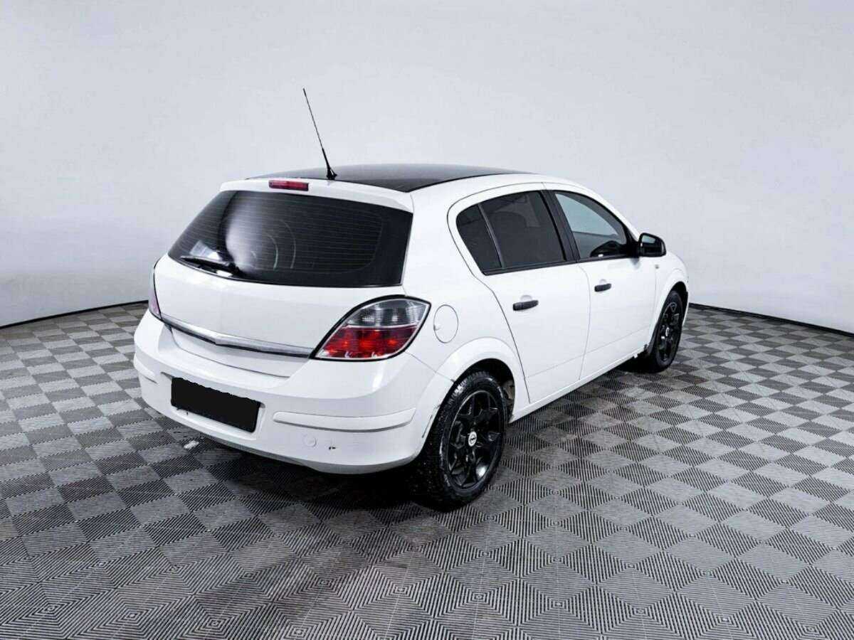 Opel Astra б/у, 2012, Механическая. Фото: #3