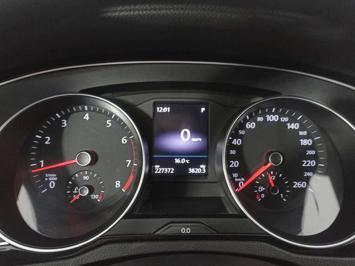 Volkswagen Passat б/у, 2016, Роботизированная. Фото: #10