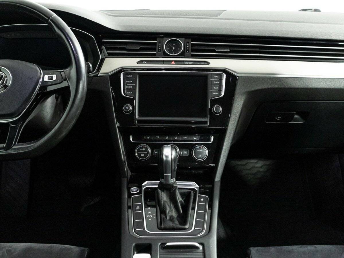 Volkswagen Passat б/у, 2017, Роботизированная. Фото: #13