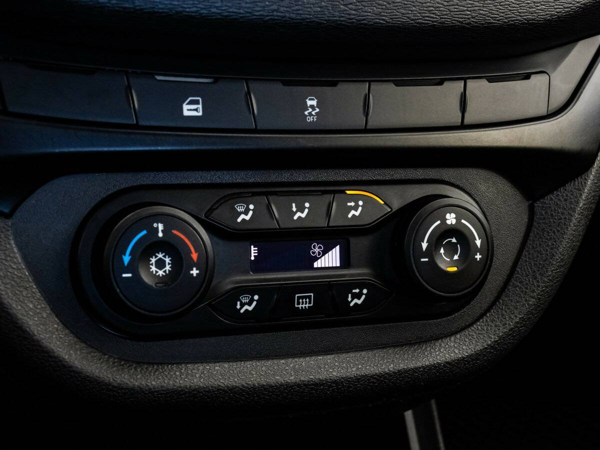 Lada (ВАЗ) Vesta б/у, 2021, Механическая. Фото: #12