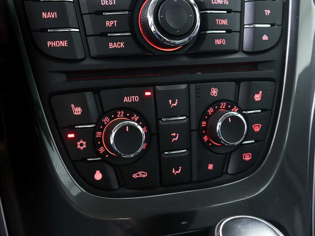 Opel Astra б/у, 2012, Автоматическая. Фото: #16