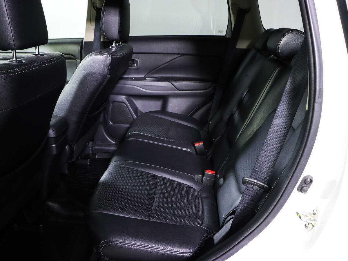 Mitsubishi Outlander б/у, 2016, Вариатор. Фото: #8