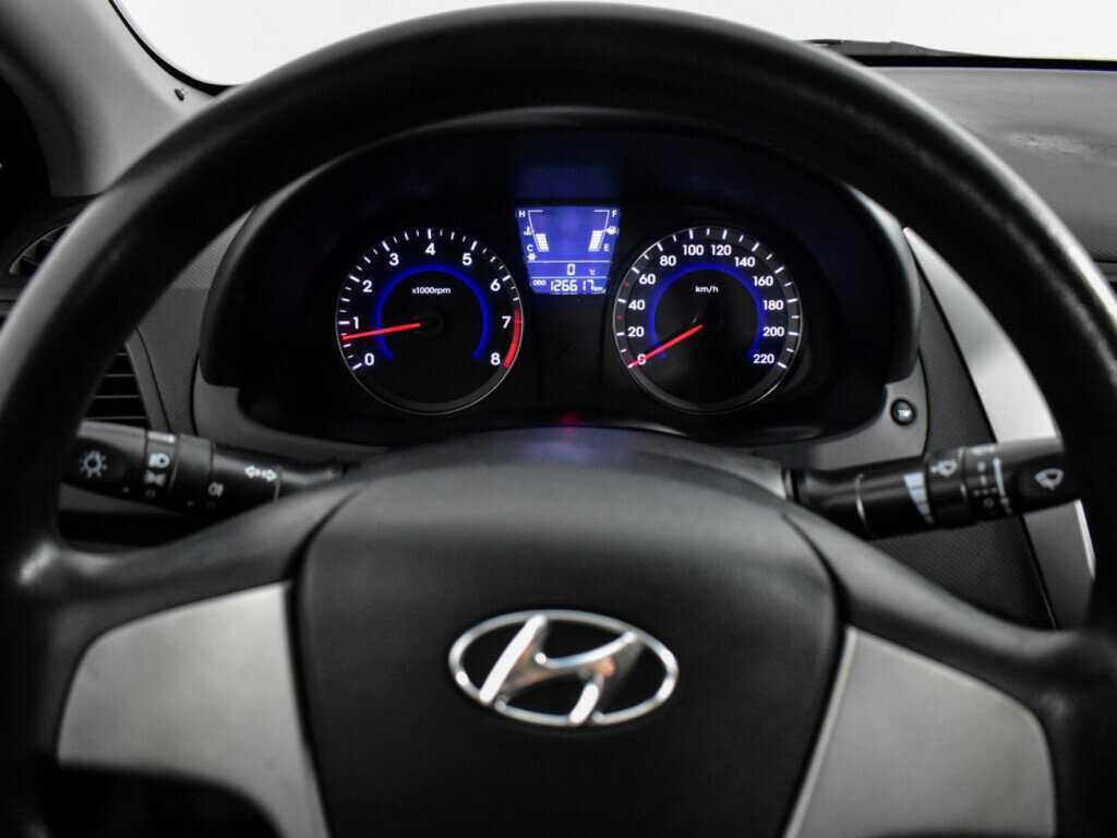 Hyundai Solaris б/у, 2013, Механическая. Фото: #13