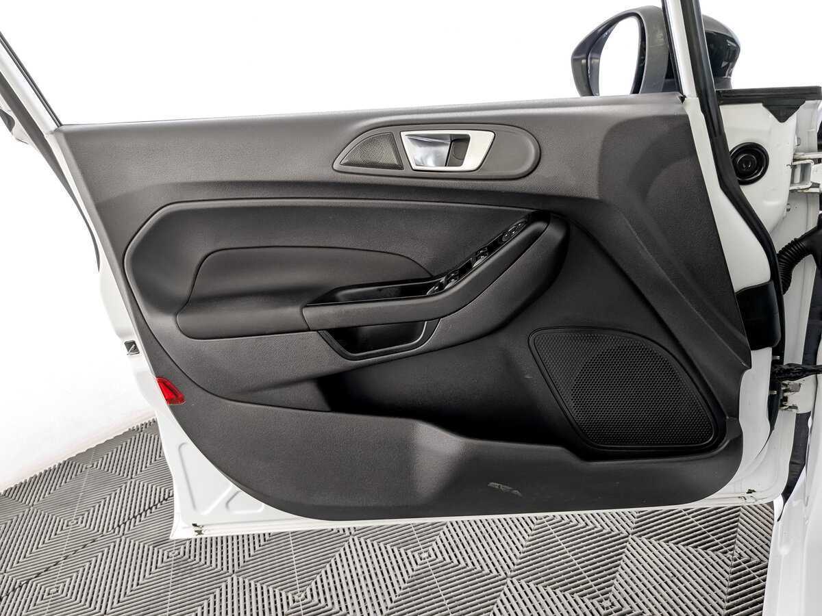 Ford Fiesta б/у, 2017, Роботизированная. Фото: #18