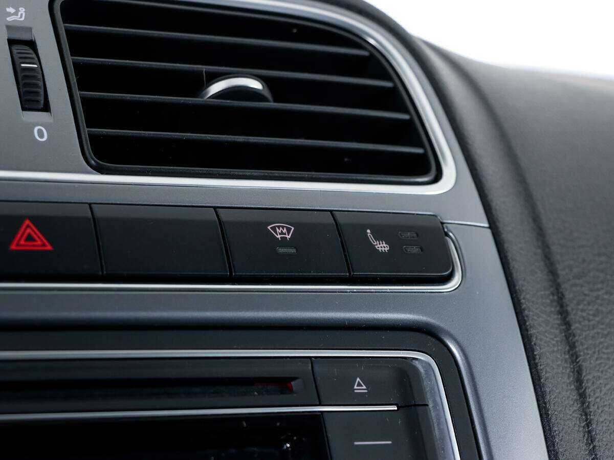 Volkswagen Polo б/у, 2016, Механическая. Фото: #16