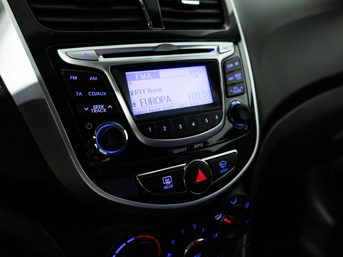 Hyundai Solaris б/у, 2012, Механическая. Фото: #13