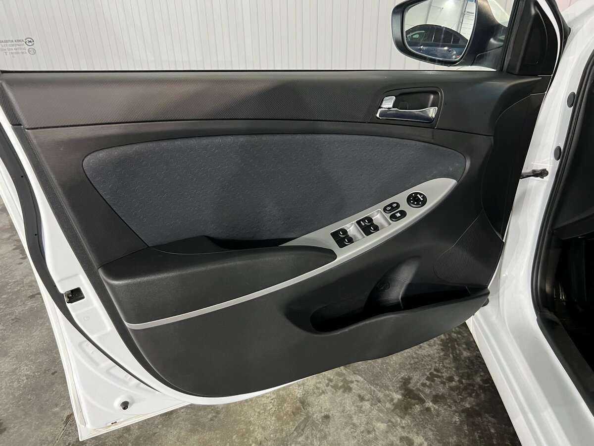 Hyundai Solaris б/у, 2014, Механическая. Фото: #8