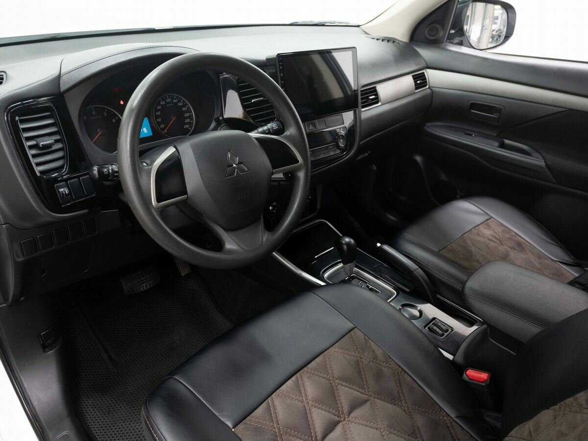 Mitsubishi Outlander б/у, 2018, Вариатор. Фото: #8