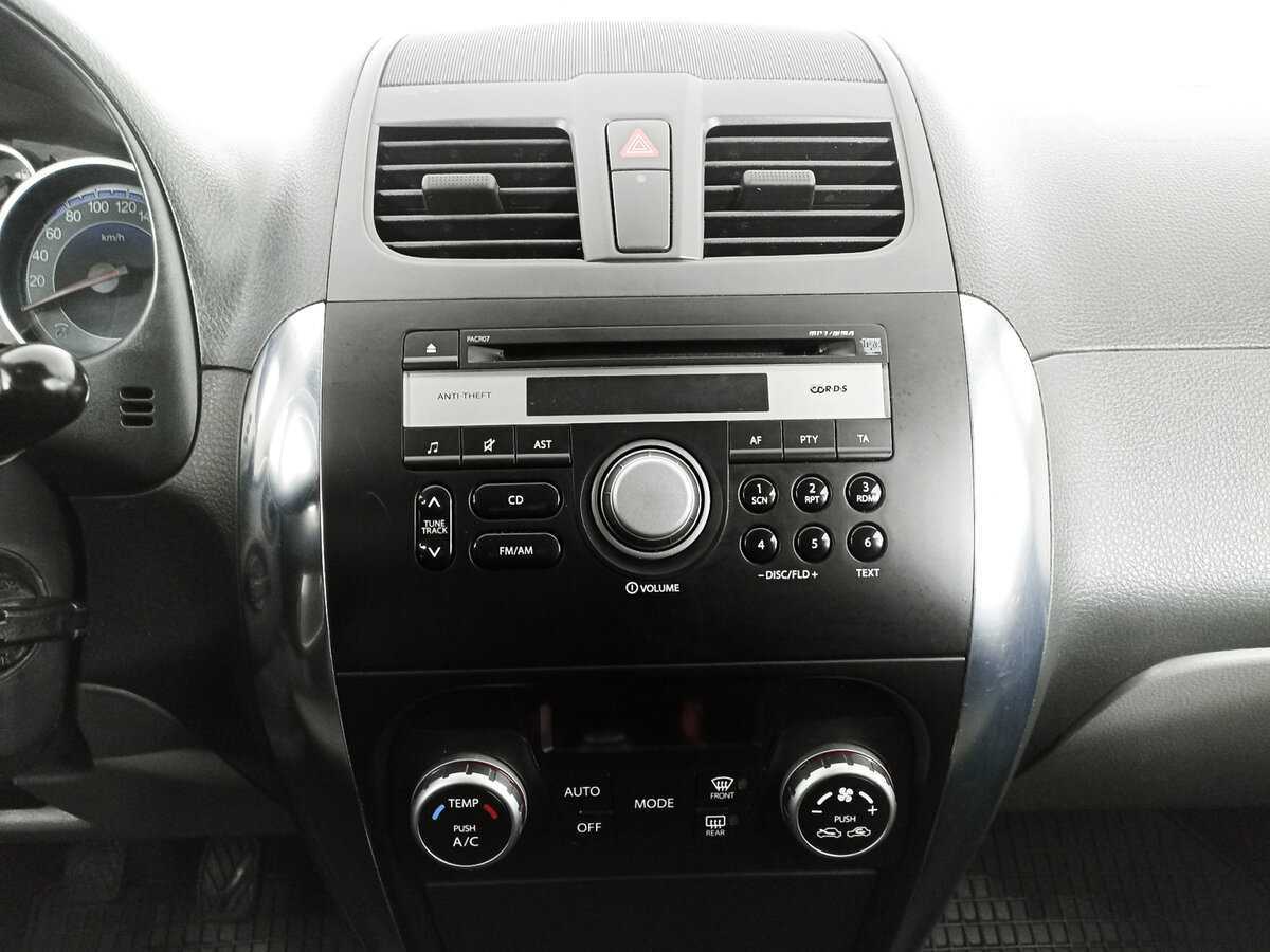 Suzuki SX4 б/у, 2013, Механическая. Фото: #10