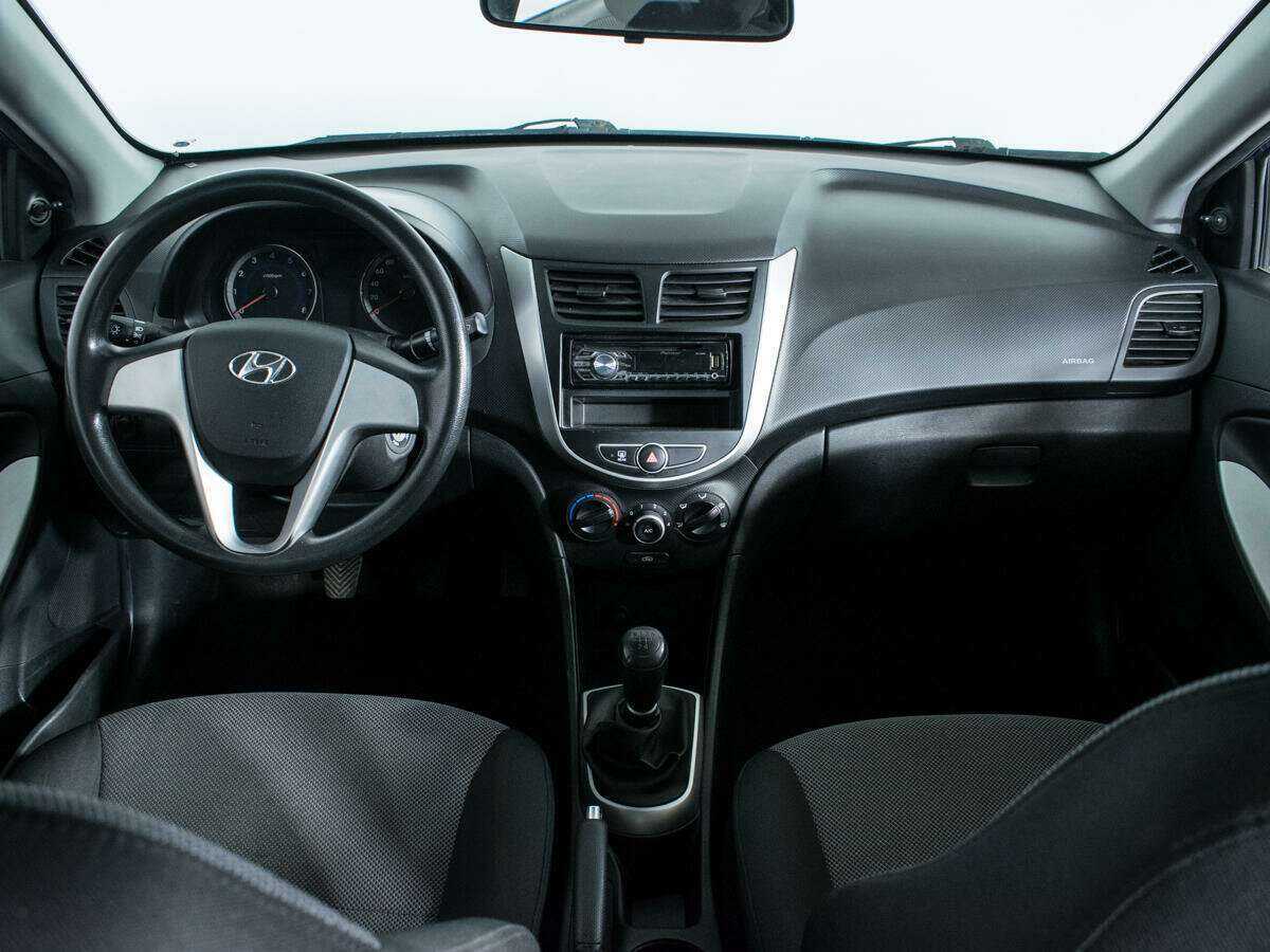 Hyundai Solaris б/у, 2012, Механическая. Фото: #11