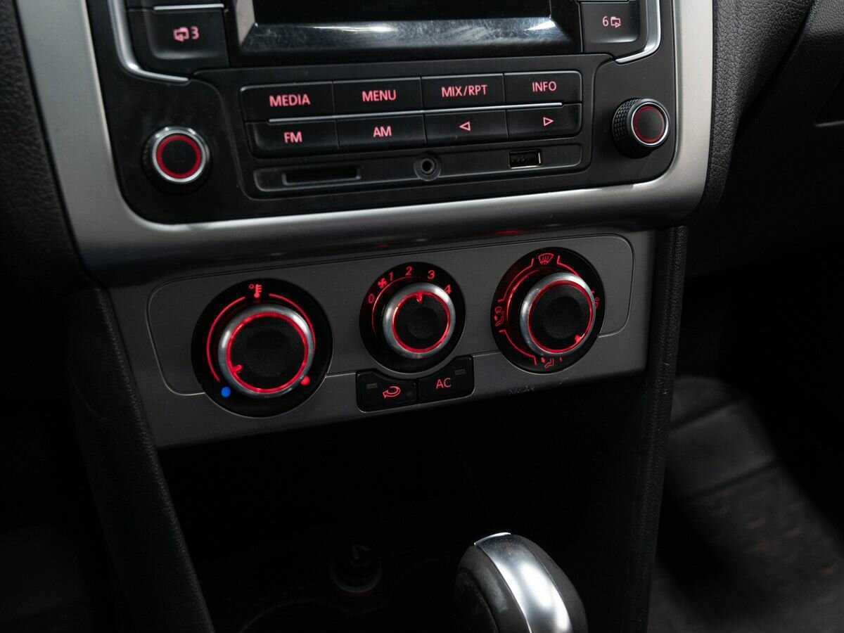 Volkswagen Polo б/у, 2013, Автоматическая. Фото: #15